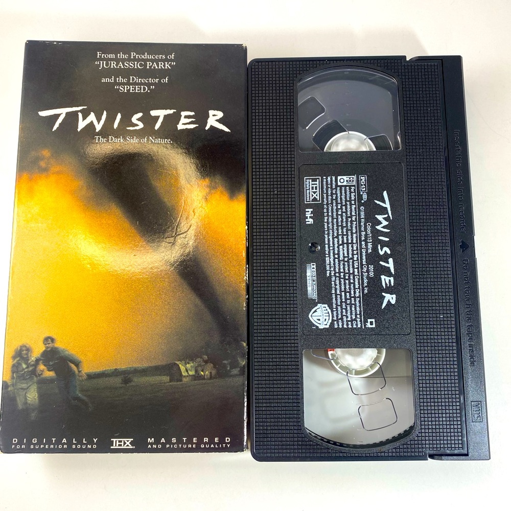 🍄 Twister (VHS, 1996) Movie Tornado Suspense Scary Romance Classic